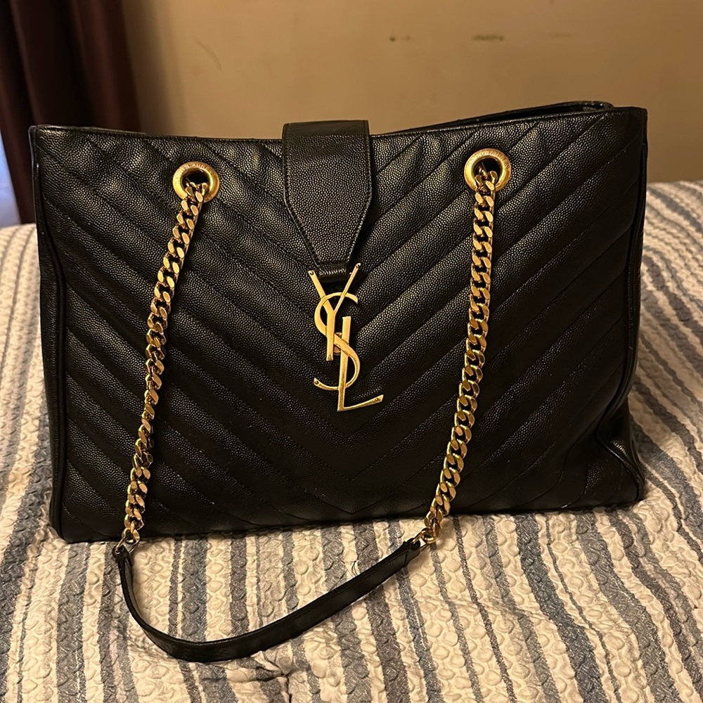 YSL BAG IN GREAT CONDITION. CARRIED A HANDFUL OF TIMES ON SPECIAL OCCASIONS.
